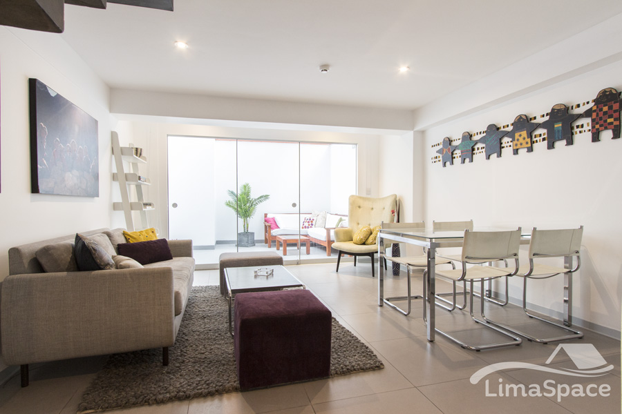 Hermoso duplex de 2 dormitorios en calle tranquila a 1 cuadra del malecón