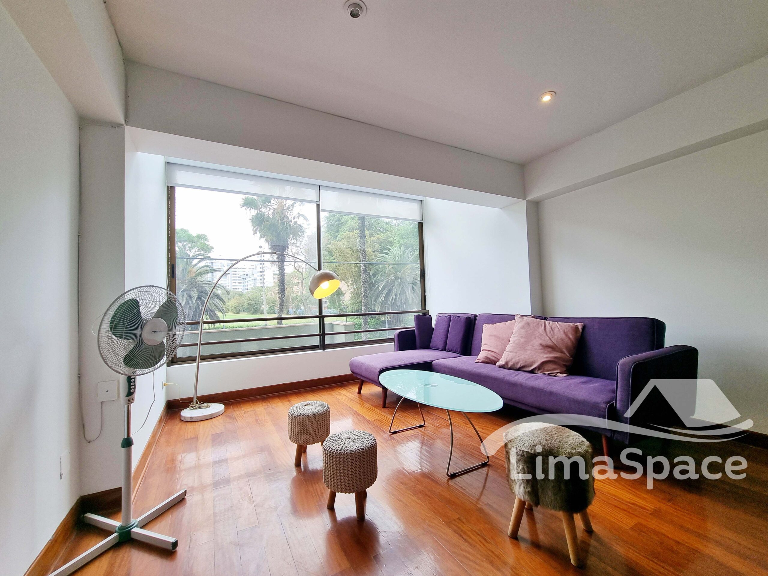 Hermoso Dúplex Amoblado con Vista Al Golf – SIR84