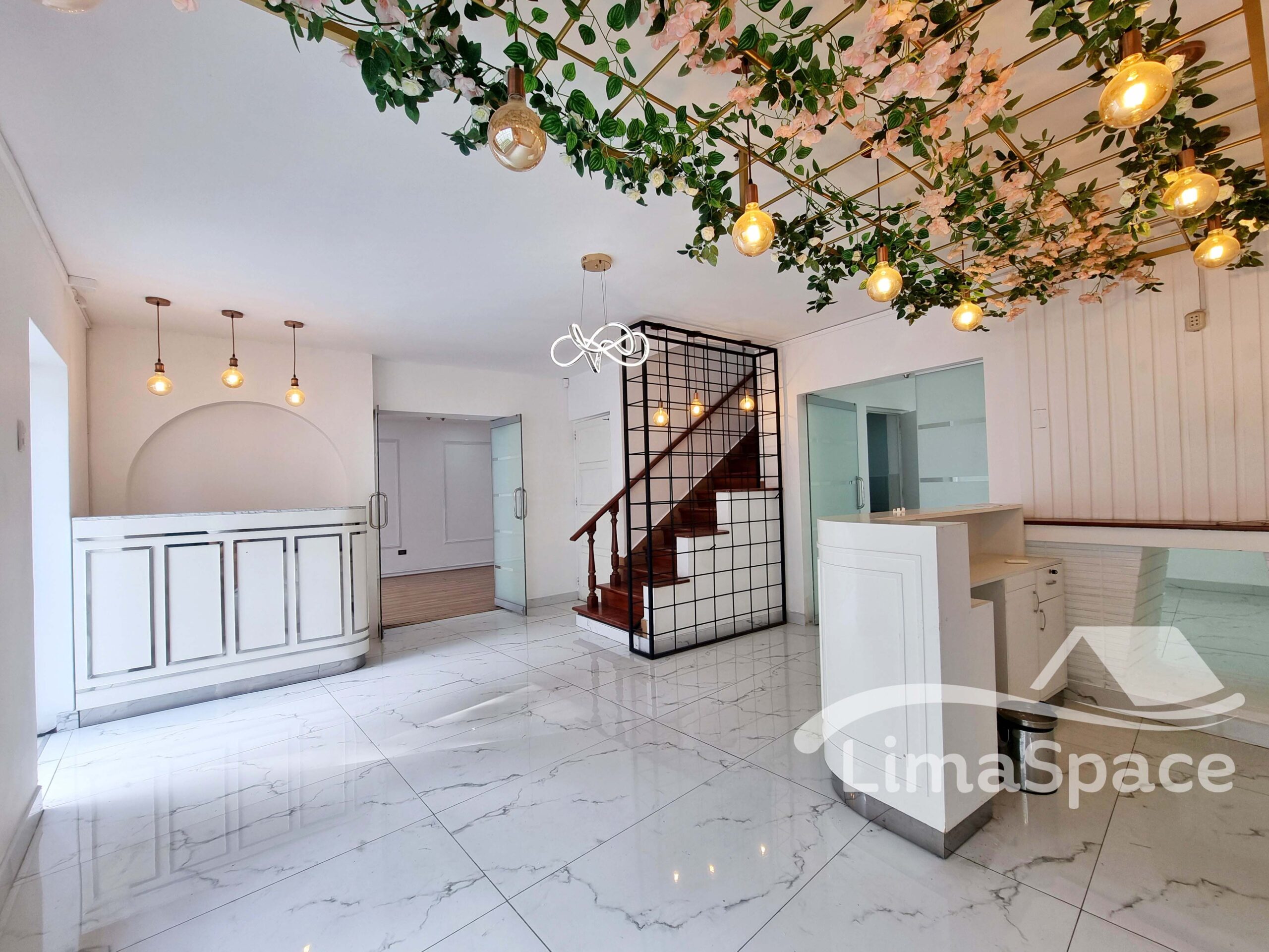 Casa de 2 pisos en alquiler para vivienda o uso comercial – Miraflores – MIJ146