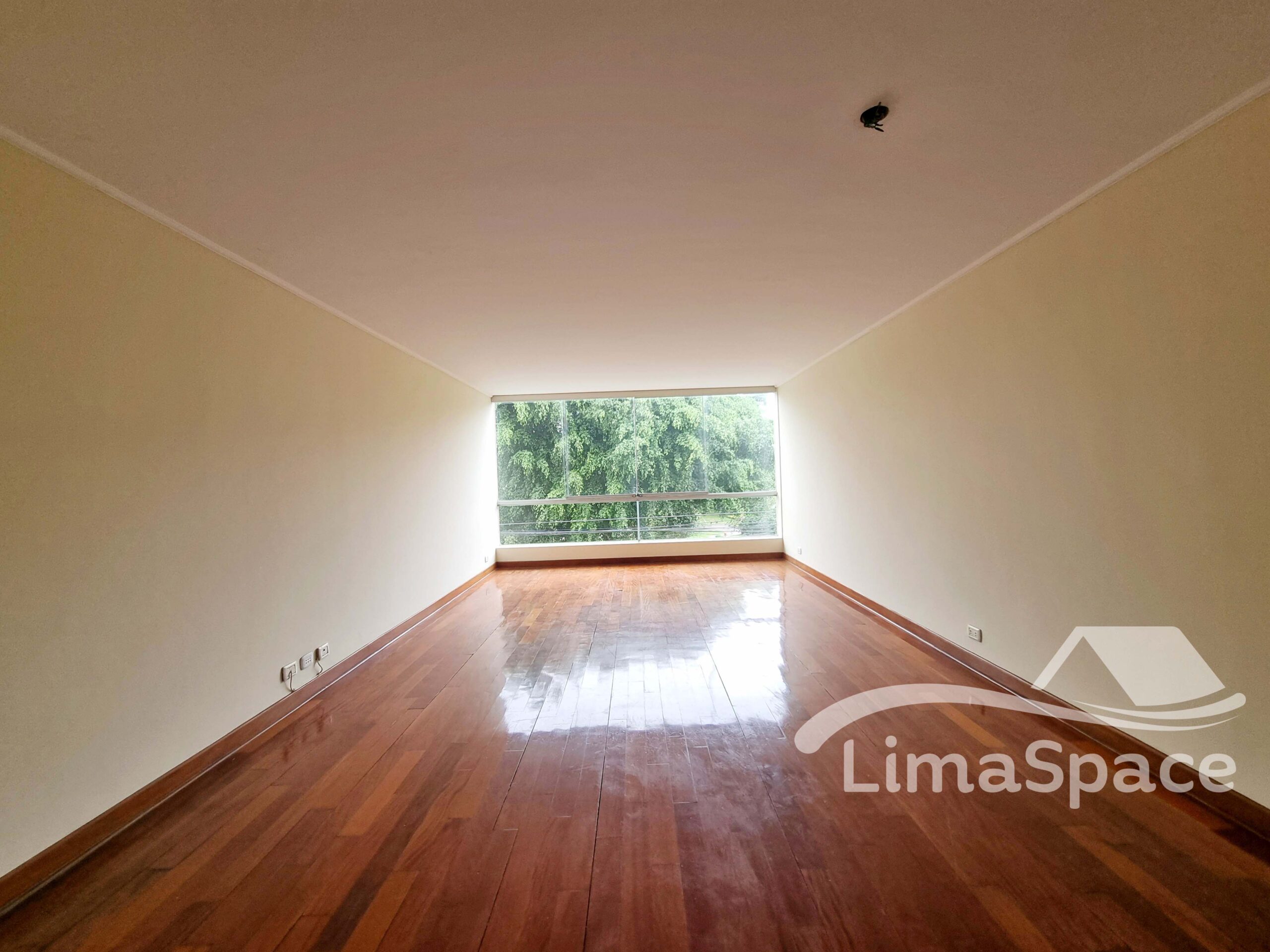 Departamento en alquiler con vista al parque Leoncio Prado – MIR411