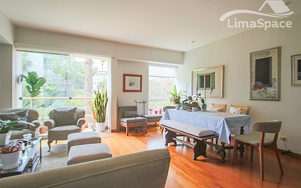 Hermoso departamento con vista al Parque Naciones Unidas